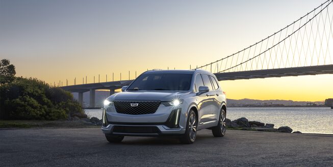 2021-xt6-gallery-exterior-2.jpg
