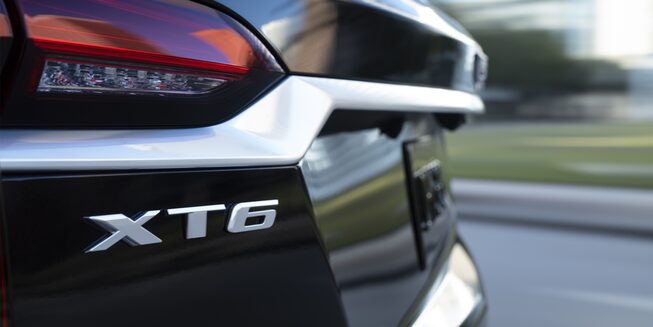 2021-xt6-gallery-exterior-3.jpg